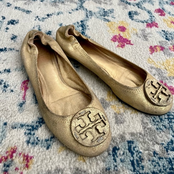 Tory Burch gold flats with logo - Picture 3 of 5